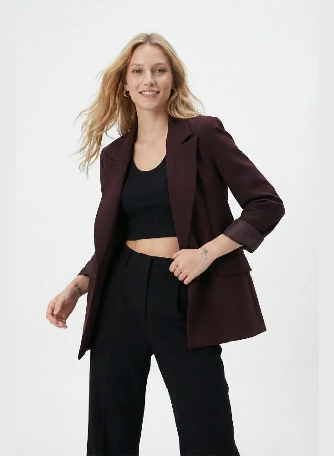 ليلا جاكيت نسائي ليلا بقصة عادية بياقة مزدوجة الصدر ونقوش مع تفاصيل مبطنة